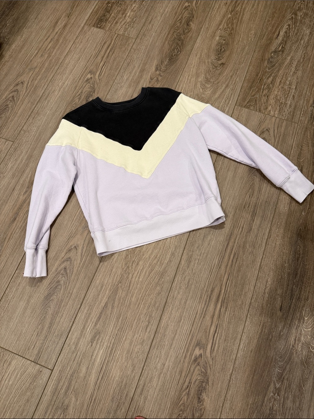 Evereve Lavender Colorblock Sweatshirt with Black and Cream Chevron